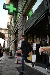 Genova, giro per le farmacie sul tema coronavirus