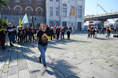 Genova, piazza Caricamento - iniziativa di libera con 25 fiaccol