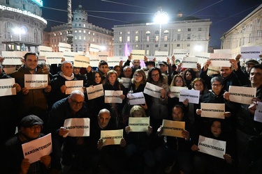 Genova, piazza De Ferrari - flash mob residenti Certosa zona ara