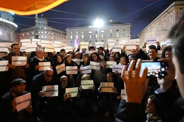 Genova, piazza De Ferrari - flash mob residenti Certosa zona ara