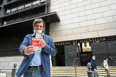 Genova, tribunale - flash mob avvocati