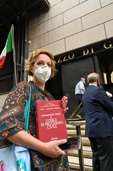 Genova, tribunale - flash mob avvocati