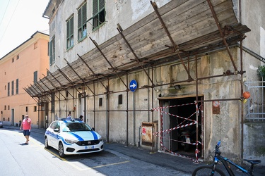Genova, via marassi - incendio che ha coinvolto diversi scooter 