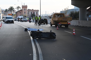 Genova, via Siffredi tra Cornigliano e Sestri Ponente - incident