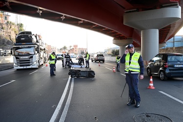 Genova, via Siffredi tra Cornigliano e Sestri Ponente - incident