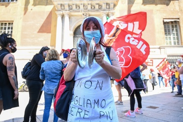 Genova, prefettura - manifestazione lavoratori mense e cassainte