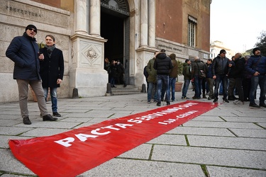 Genova, prefettura - incontro tra rappresentanti sindacali ILVA 