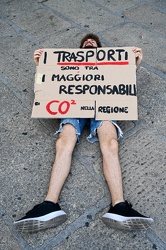 Genova, piazza De Ferrari - manifestazione per il clima, friday 