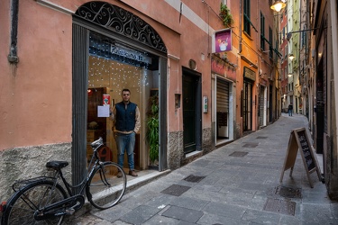 Genova, via Ravecca, spazio espositivo retroscena 11