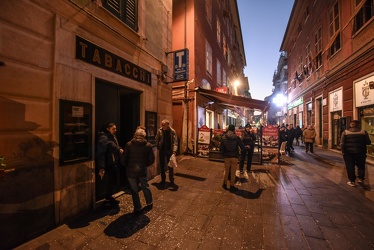 protesta negozi luci spente sestri 18022020-1859