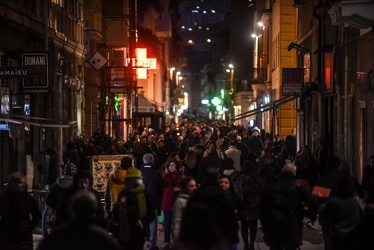 protesta negozi luci spente sestri 18022020-1890