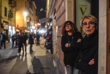 protesta negozi luci spente sestri 18022020-2080