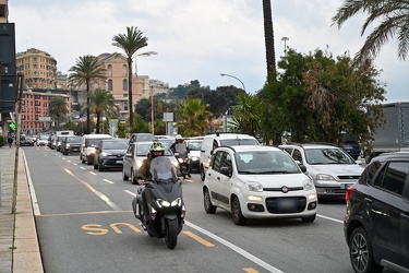 Genova, traffico inizo settimana di Natale