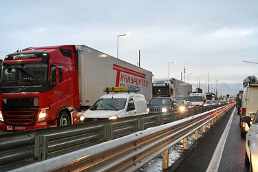 Genova, ponente - quattro ore nel traffico sotto la pioggia