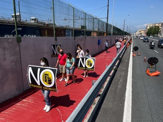 flash mob polo petrolchimico L Canepa