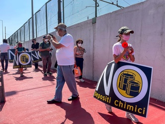 flash mob polo petrolchimico L Canepa