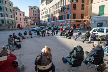 Genova, piazza Sarzano - assemblea scuola contro didattica a dis