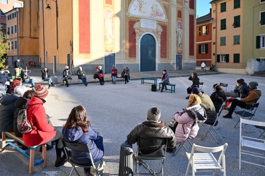 Genova, piazza Sarzano - assemblea scuola contro didattica a dis