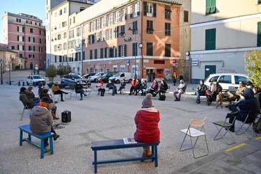 Genova, piazza Sarzano - assemblea scuola contro didattica a dis