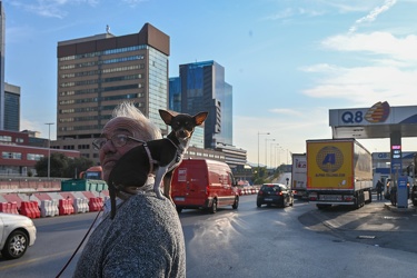 Genova, protesta no green pass varchi portuali