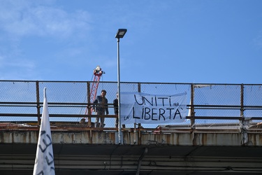 Genova, protesta no green pass varchi portuali