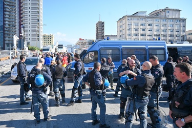 Genova, protesta no green pass varchi portuali