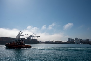 Genova, caligo, nebbia di mare prima dell'inizio del weekend di 