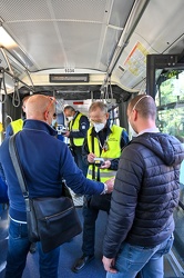 Genova, davanti stazione Brignole - controlli a tappeto bigliett