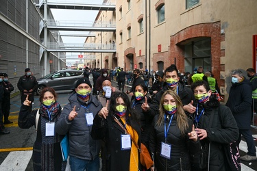 Genova, magazzini cotone - circa 14000 equadoriani al voto per e