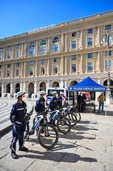 Genova, piazza De Ferrari - festa della polizia locale