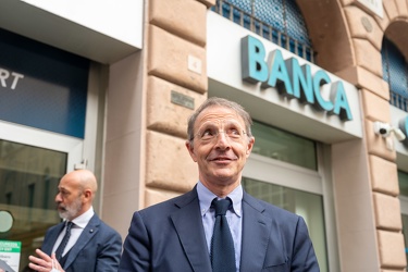 Genova, piazza Banchi - rinnovata sede filiale smart Carige