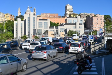 Genova, cantiere demolizioni fiera waterfront di levante - fuga 