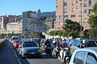 Genova, cantiere demolizioni fiera waterfront di levante - fuga 