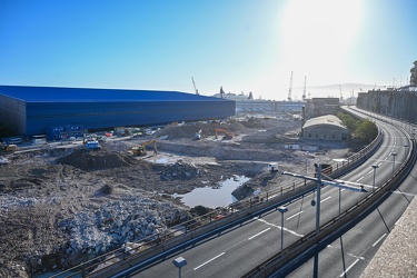 Genova, cantiere demolizioni fiera waterfront di levante - fuga 