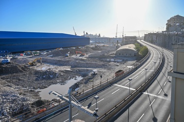 Genova, cantiere demolizioni fiera waterfront di levante - fuga 