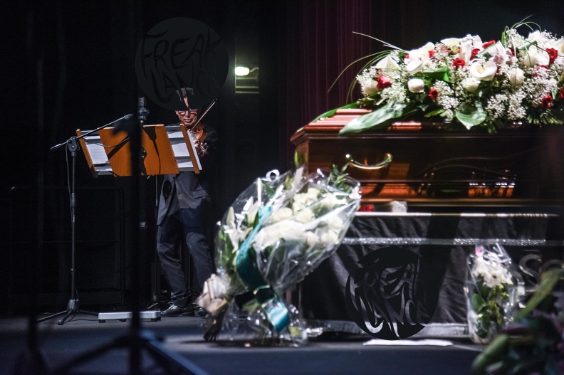 funerali_Sciaccaluga_teatro_nazionale_13032021-0585.jpg