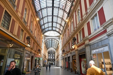 Genova, Galleria Mazzini - situazione impalcature perenni