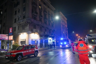 Genova, corso sardegna - incendio in un palazzo