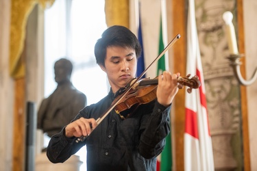 Genova, palazzo Tursi - violinista vincitore premio Paganini 201