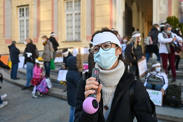 Genova, piazza De Ferrari - manifestazione genitori e famiglie c