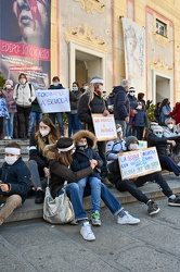 Genova, piazza De Ferrari - manifestazione genitori e famiglie c