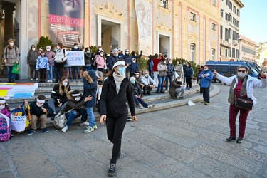 Genova, piazza De Ferrari - manifestazione genitori e famiglie c