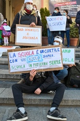 Genova, piazza De Ferrari - manifestazione genitori e famiglie c