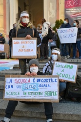 Genova, piazza De Ferrari - manifestazione genitori e famiglie c