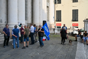 Genova, piazza Matteotti - presidio manifestazione Italiexit