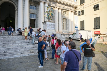 Genova, piazza Matteotti - presidio manifestazione Italiexit