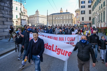 Genova, manifestazione categorie ristoratori e altre contro misu