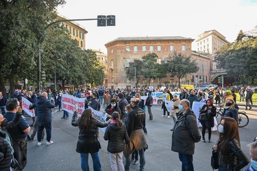 Genova, manifestazione categorie ristoratori e altre contro misu