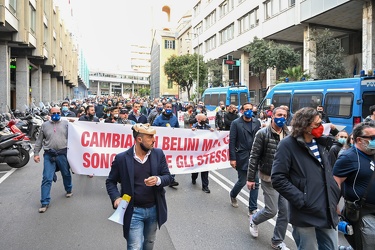 Genova, manifestazione categorie ristoratori e altre contro misu