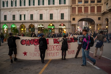 Genova, manifestazione dopo lo sgombero del centro sociale TdN